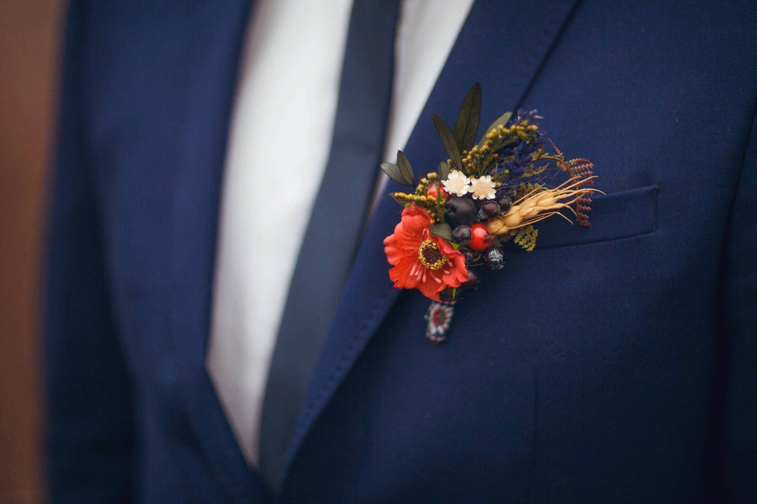 Folk Wedding Boutonniere: Handmade Groom Accessory – handmade floral hair accessory by magaela