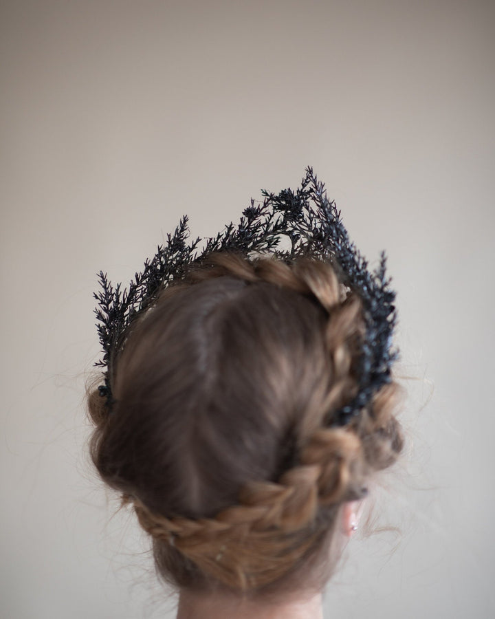 Black Flower Wedding Crown: Gothic Evil Queen Headpiece – handmade floral hair accessory by magaela