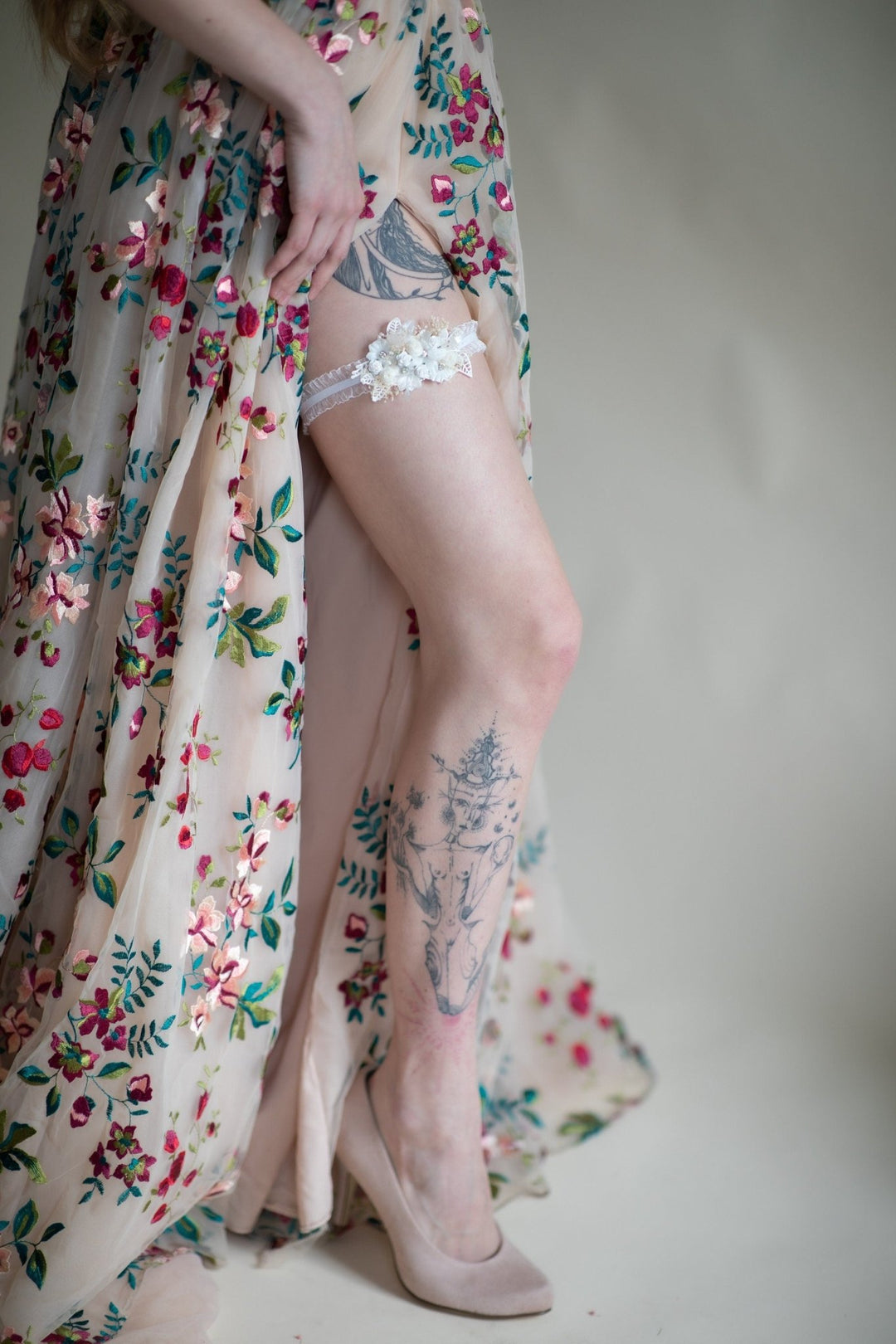 White Flower Wedding Garter: Lace Bridal Toss Garter – handmade floral hair accessory by magaela