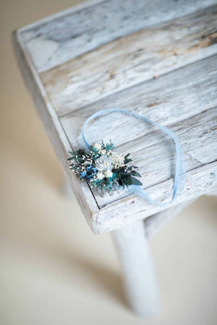 Blue Floral Wedding Garter: Romantic Bridal Lace Accessory – handmade floral hair accessory by magaela