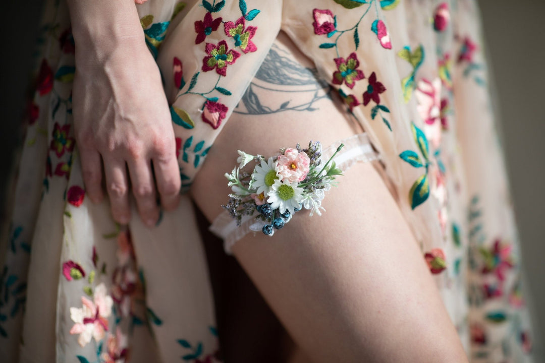 Floral Wedding Garter: Customisable Lace, Blueberries, Pale Pink – handmade floral hair accessory by magaela