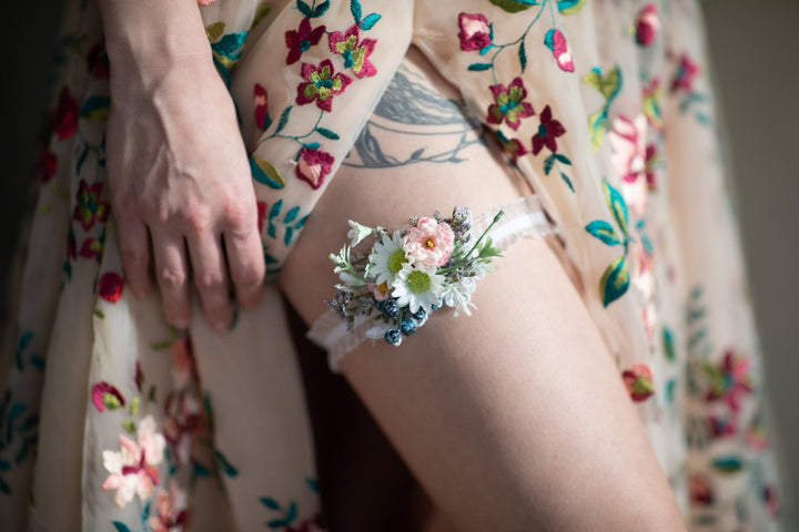 Floral Wedding Garter: Customisable Lace, Blueberries, Pale Pink – handmade floral hair accessory by magaela