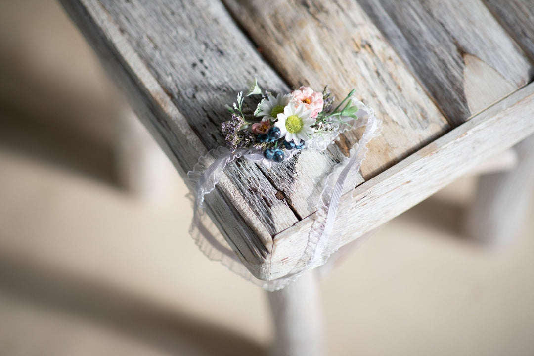 Floral Wedding Garter: Customisable Lace, Blueberries, Pale Pink – handmade floral hair accessory by magaela