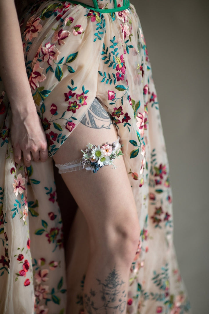 Floral Wedding Garter: Customisable Lace, Blueberries, Pale Pink – handmade floral hair accessory by magaela