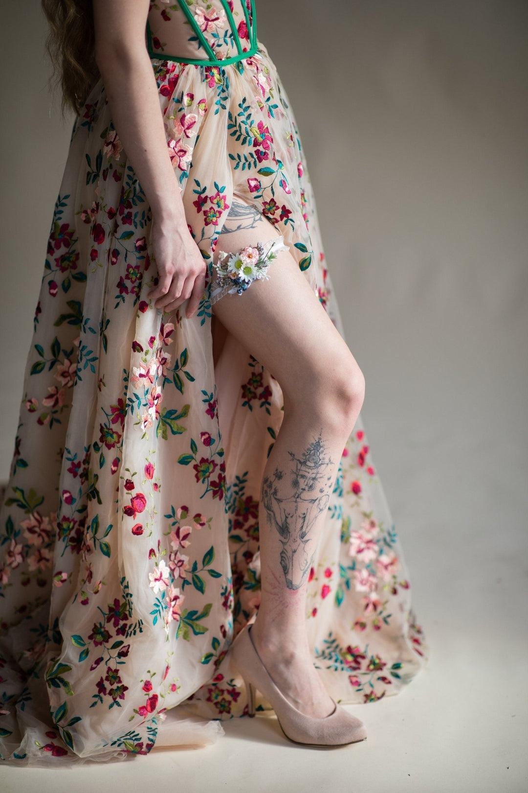 Floral Wedding Garter: Customisable Lace, Blueberries, Pale Pink – handmade floral hair accessory by magaela