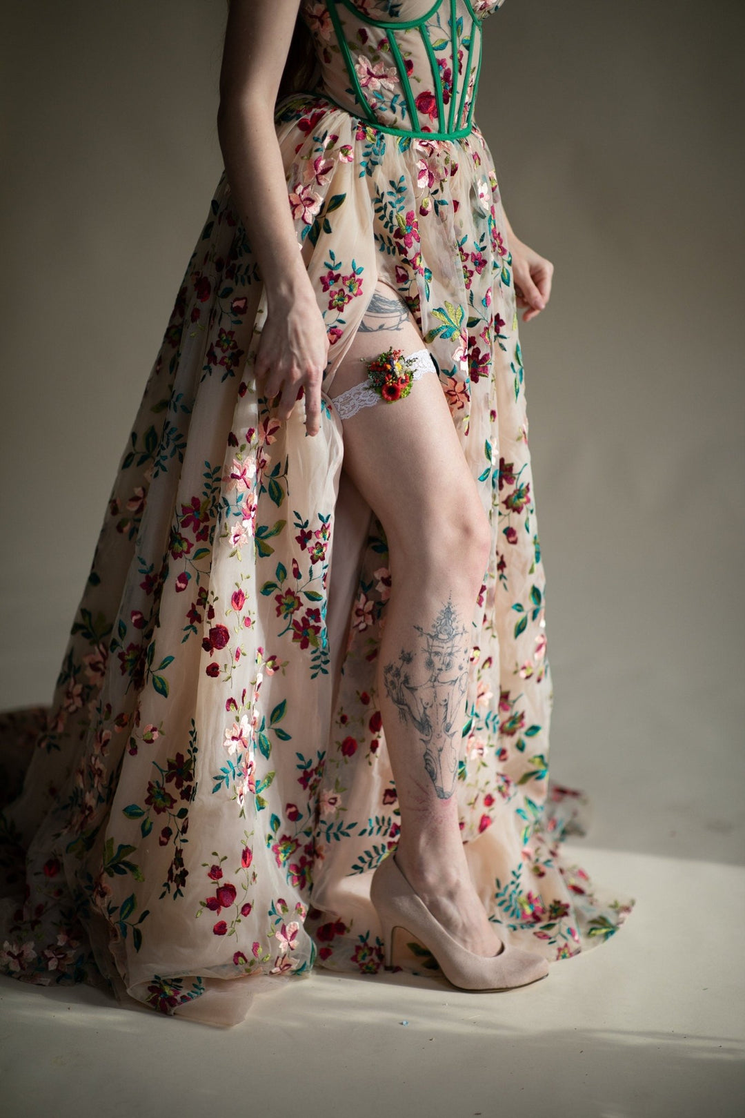 Poppy Flower Bridal Garter: Red & White Lace Wedding Accessory – handmade floral hair accessory by magaela