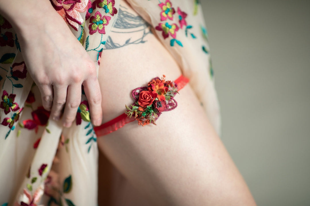 Red Floral Wedding Garter: Poppy Lace Bridal Accessory – handmade floral hair accessory by magaela