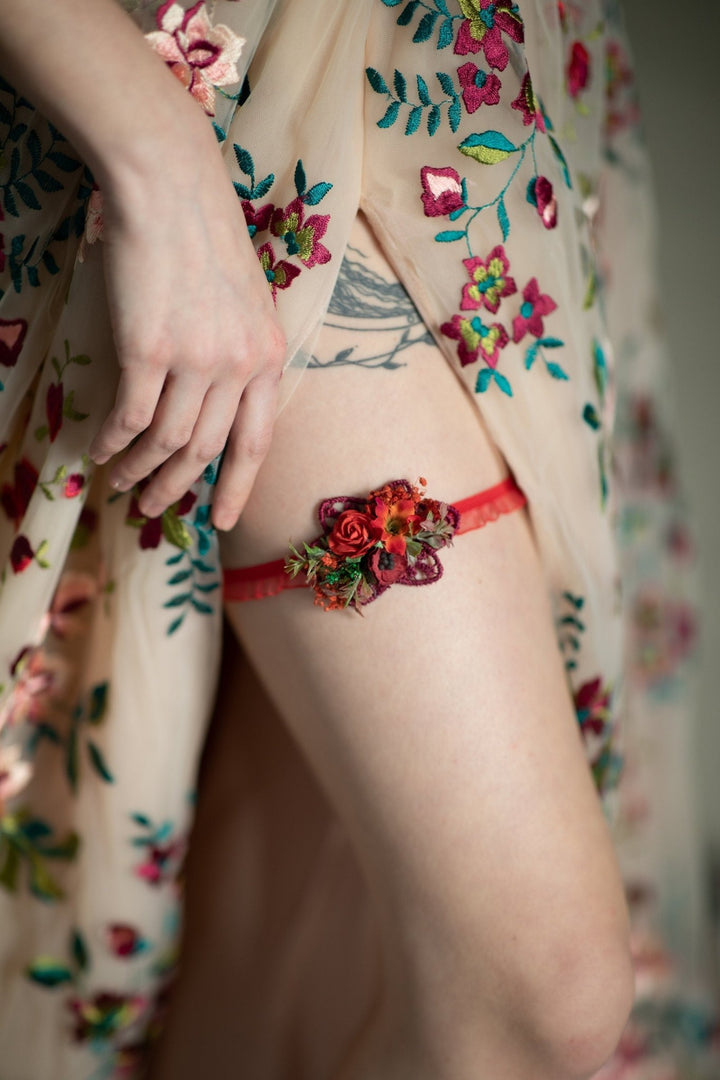 Red Floral Wedding Garter: Poppy Lace Bridal Accessory – handmade floral hair accessory by magaela