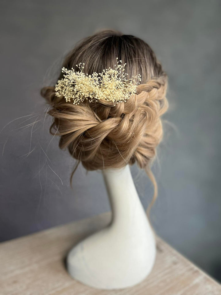 Ivory Baby's Breath Wedding Hair Comb: Bridal Flower Headpiece – handmade floral hair accessory by magaela