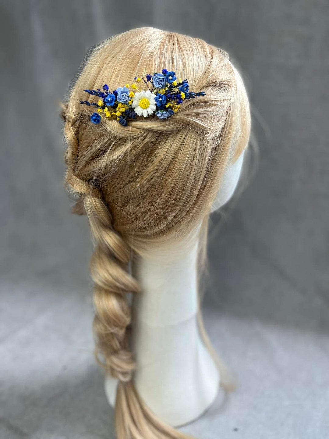 Blue & Yellow Floral Hair Comb: Daisy Wedding Headpiece – handmade floral hair accessory by magaela