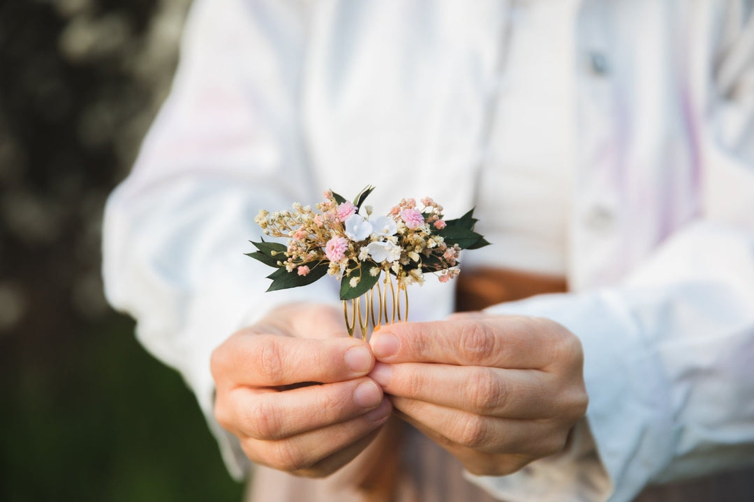 Bridal Flower Hair Comb: Baby's Breath, Pink & Beige Headpiece – handmade floral hair accessory by magaela