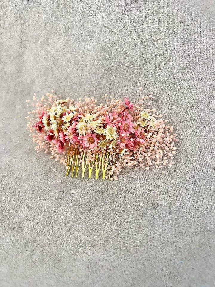 Blush Dried Flower Hair Comb: Romantic Wedding Accessory – handmade floral hair accessory by magaela