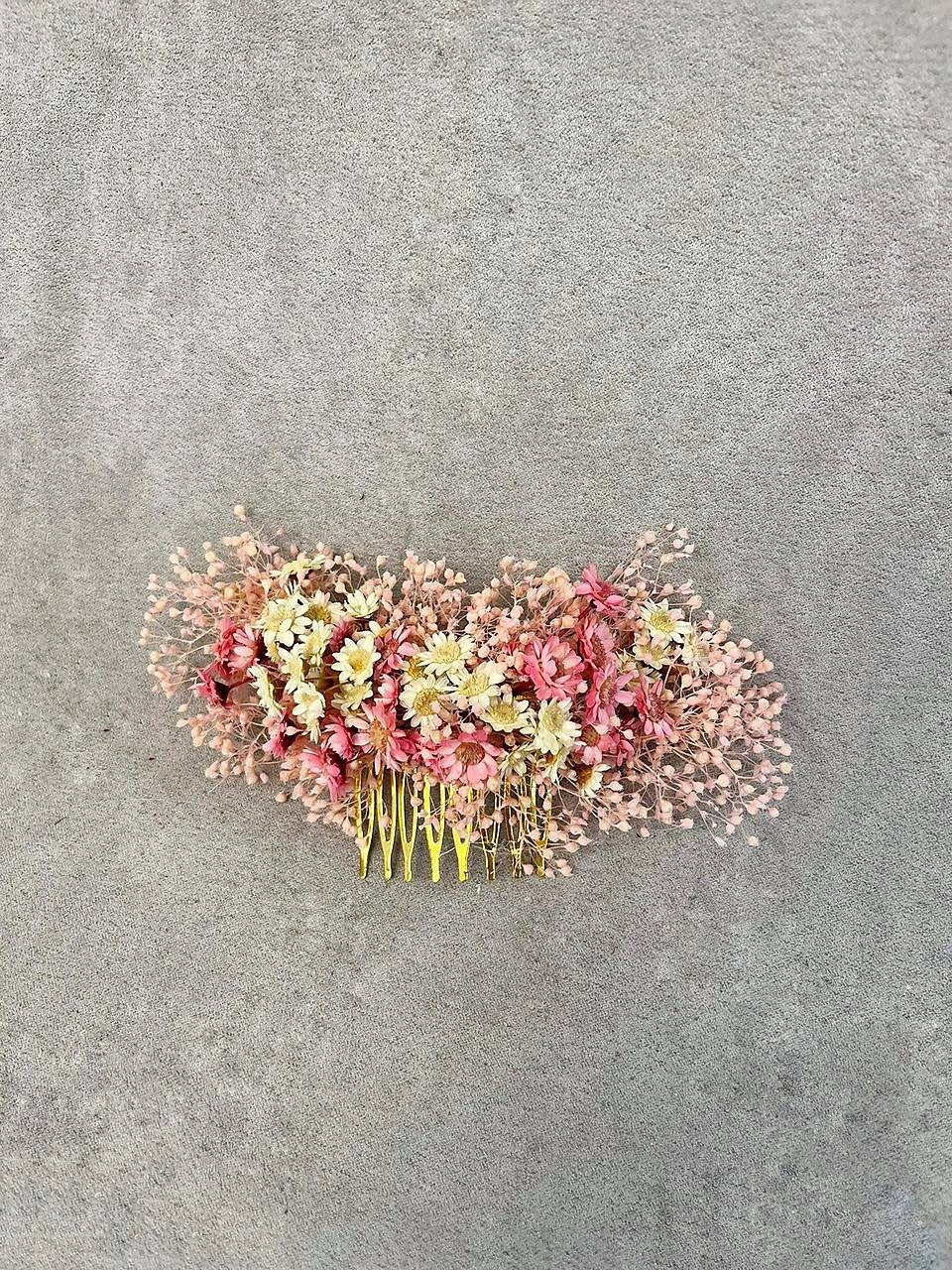 Blush Dried Flower Hair Comb: Romantic Wedding Accessory – handmade floral hair accessory by magaela