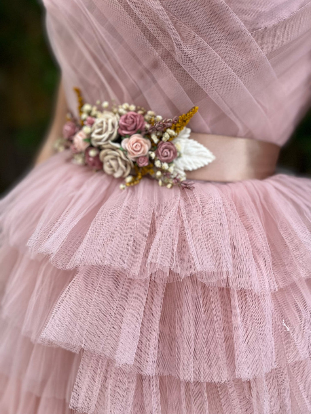 Dusty Pink Flower Belt: Romantic Wedding Dress Sash – handmade floral hair accessory by magaela
