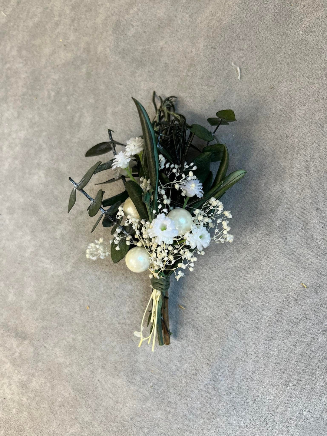 Bridal Flower Hair Comb: Greenery, Pearls, Ivory Wedding Hairpiece – handmade floral hair accessory by magaela