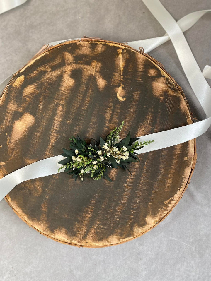 Eucalyptus Flower Girl Belt: Greenery Wedding Bridal Accessory – handmade floral hair accessory by magaela