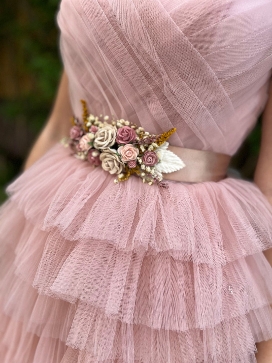Dusty Pink Flower Belt: Romantic Wedding Dress Sash – handmade floral hair accessory by magaela