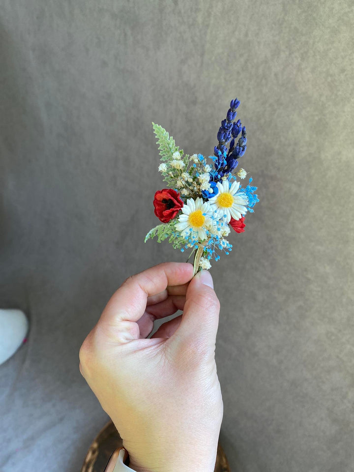 Meadow Flower Boutonniere: Folk Wedding Groom Corsage – handmade floral hair accessory by magaela