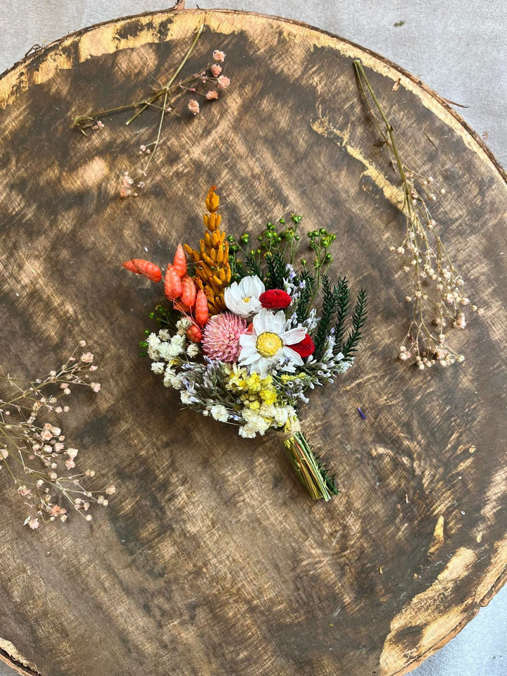 Dried Flower Boutonniere: Natural Meadow Wedding Groom Corsage – handmade floral hair accessory by magaela