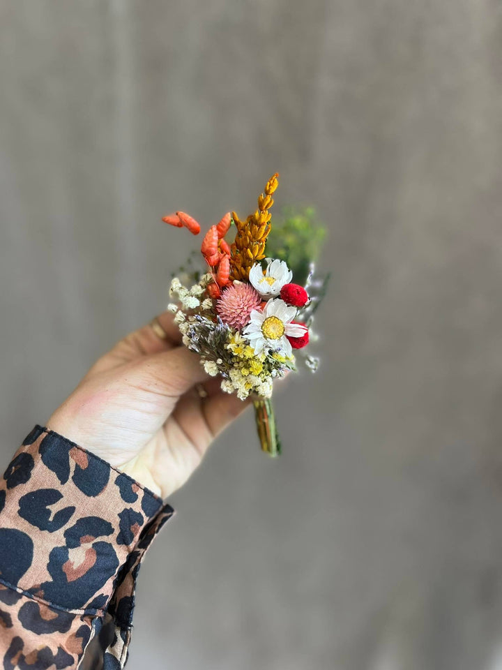 Dried Flower Boutonniere: Natural Meadow Wedding Groom Corsage – handmade floral hair accessory by magaela