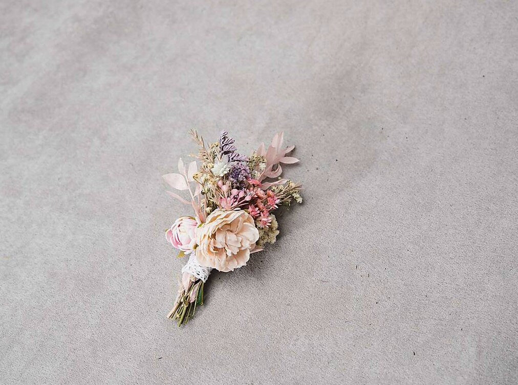 Pink Flower Boutonniere: Romantic Wedding Groom Corsage – handmade floral hair accessory by magaela