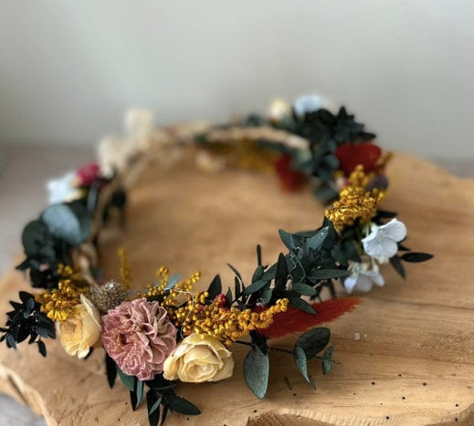 Flower Frida headband – handmade floral hair accessory by magaela