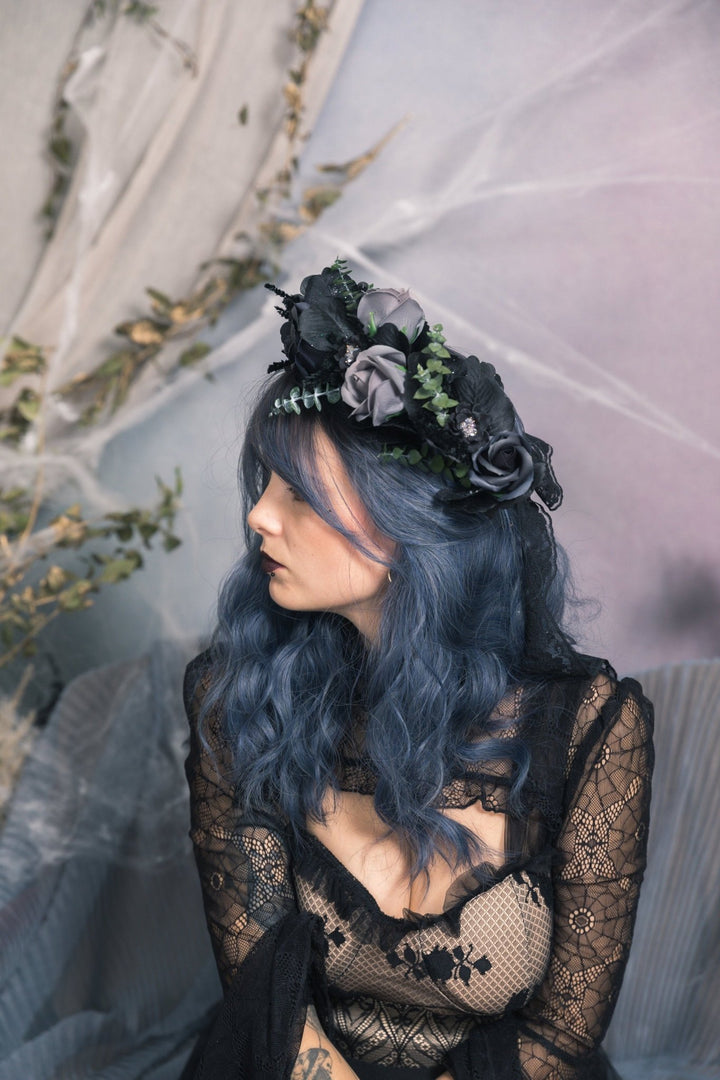 Black Rose Flower Crown: Gothic Halloween Wedding Headpiece – handmade floral hair accessory by magaela