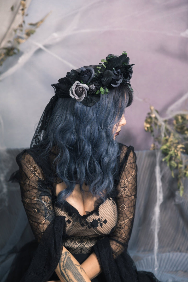Black Rose Flower Crown: Gothic Halloween Wedding Headpiece – handmade floral hair accessory by magaela