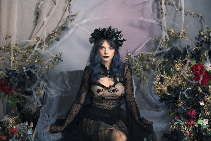 Black Rose Flower Crown: Gothic Halloween Wedding Headpiece – handmade floral hair accessory by magaela