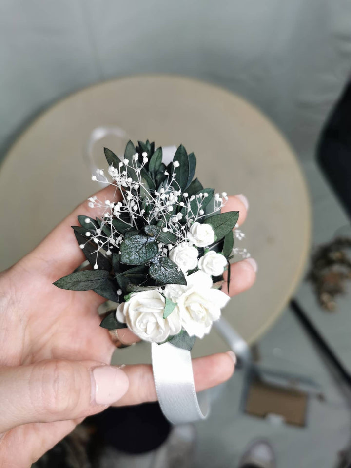 Green & White Boutonniere: Rose Wedding Buttonhole – handmade floral hair accessory by magaela
