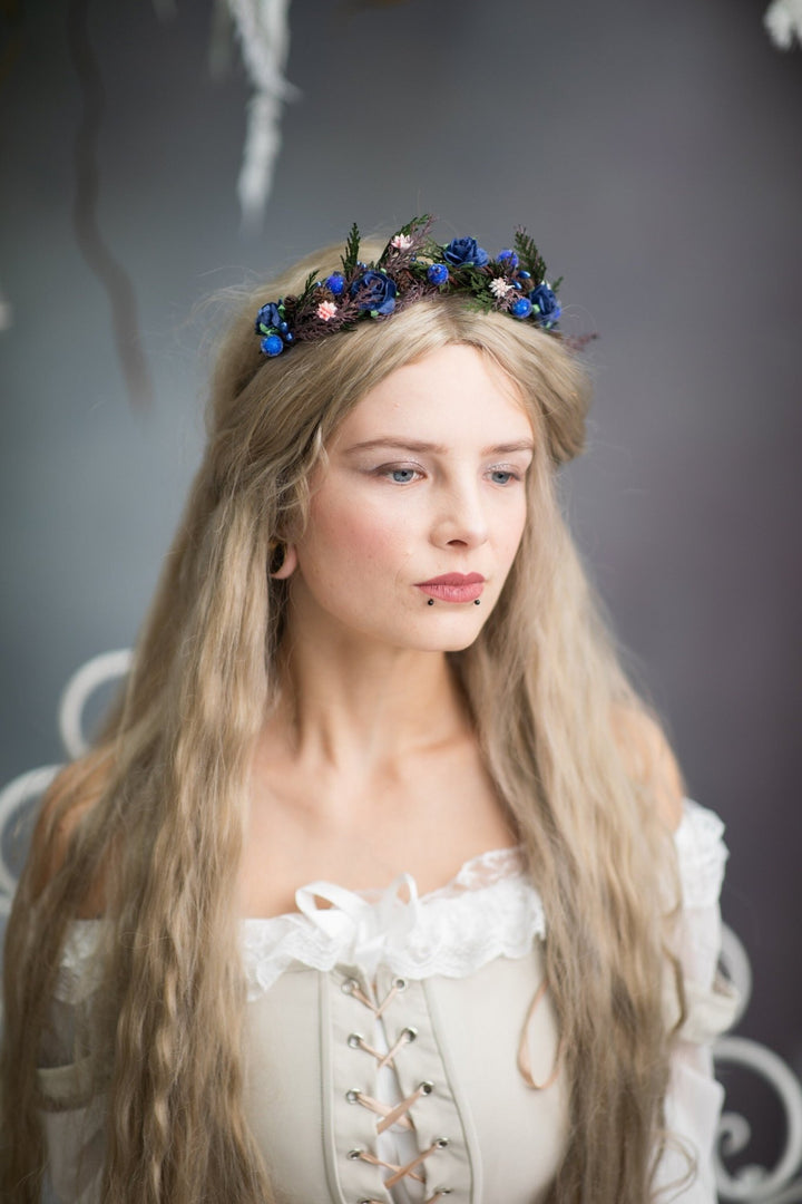 Winter Flower Headband: Blue Rose & Evergreen Bridal Crown – handmade floral hair accessory by magaela