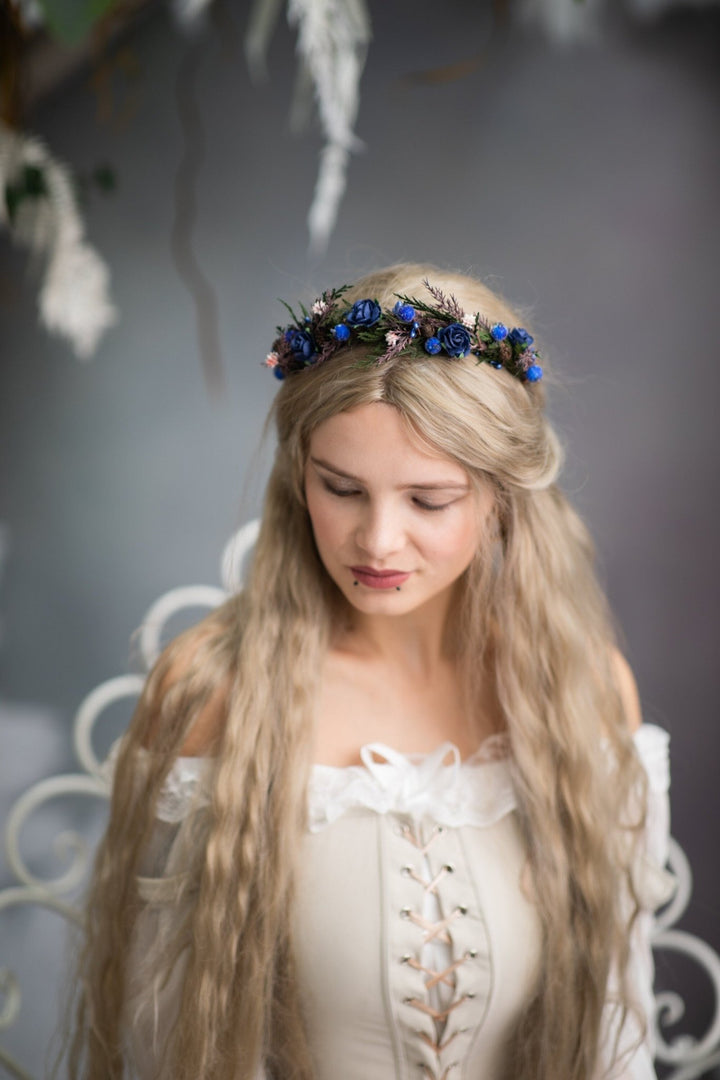 Winter Flower Headband: Blue Rose & Evergreen Bridal Crown – handmade floral hair accessory by magaela