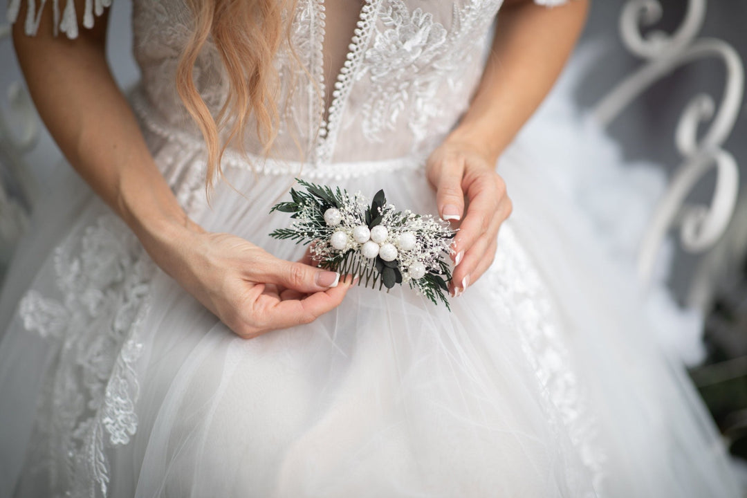 Winter Wedding Hair Comb: White Berries, Evergreen Bridal Headpiece – handmade floral hair accessory by magaela