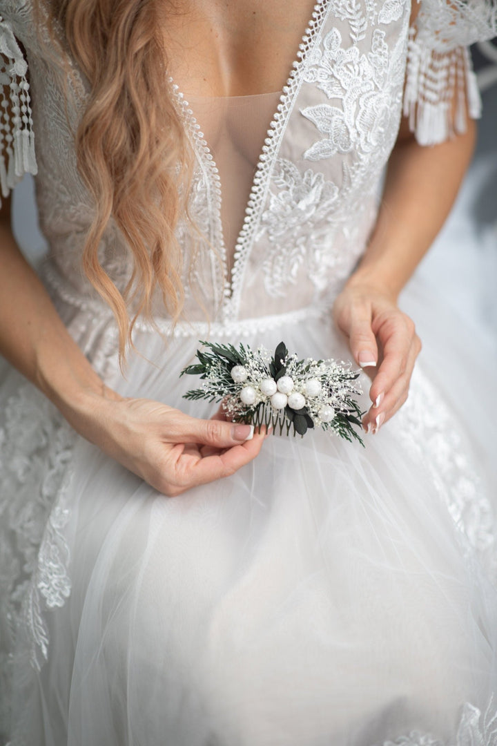 Winter Wedding Hair Comb: White Berries, Evergreen Bridal Headpiece – handmade floral hair accessory by magaela