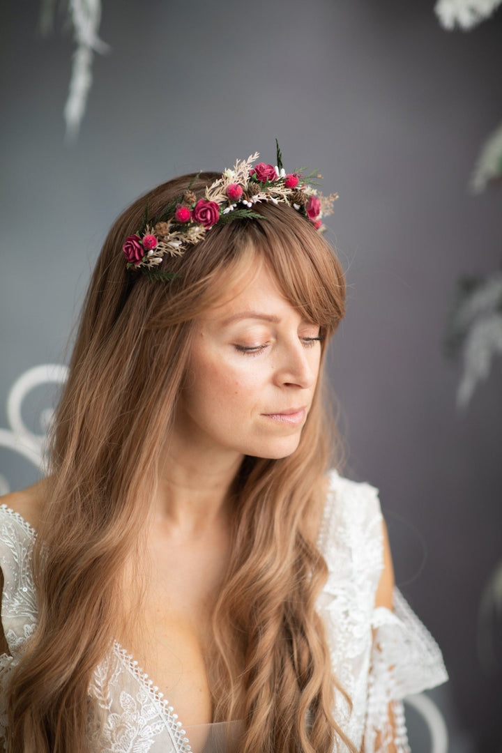 Christmas Headband with Pine Cones & Red Roses – Winter Flower Crown, Festive Bridal Accessory, Holiday Gift for Her – handmade floral hair accessory by magaela