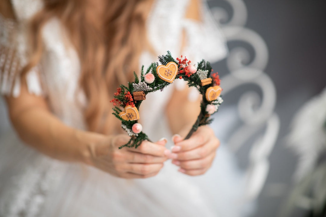 Christmas Flower Headband: Gingerbread Heart Winter Hairband – handmade floral hair accessory by magaela