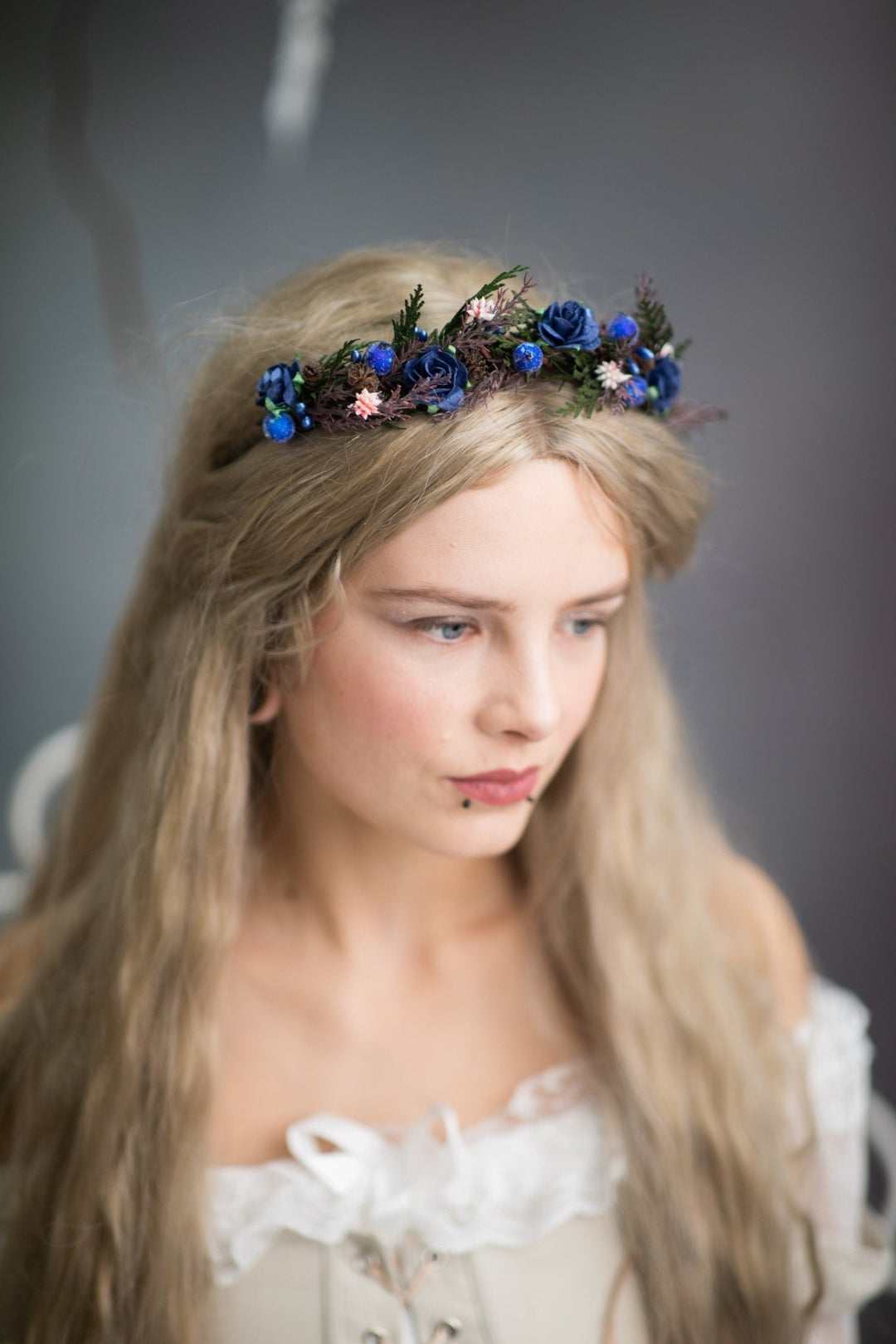 Winter Flower Headband: Blue Rose & Evergreen Bridal Crown – handmade floral hair accessory by magaela