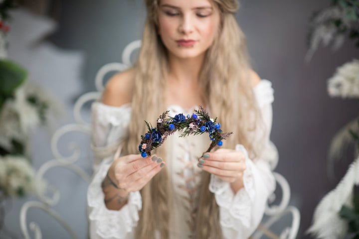 Winter Flower Headband: Blue Rose & Evergreen Bridal Crown – handmade floral hair accessory by magaela