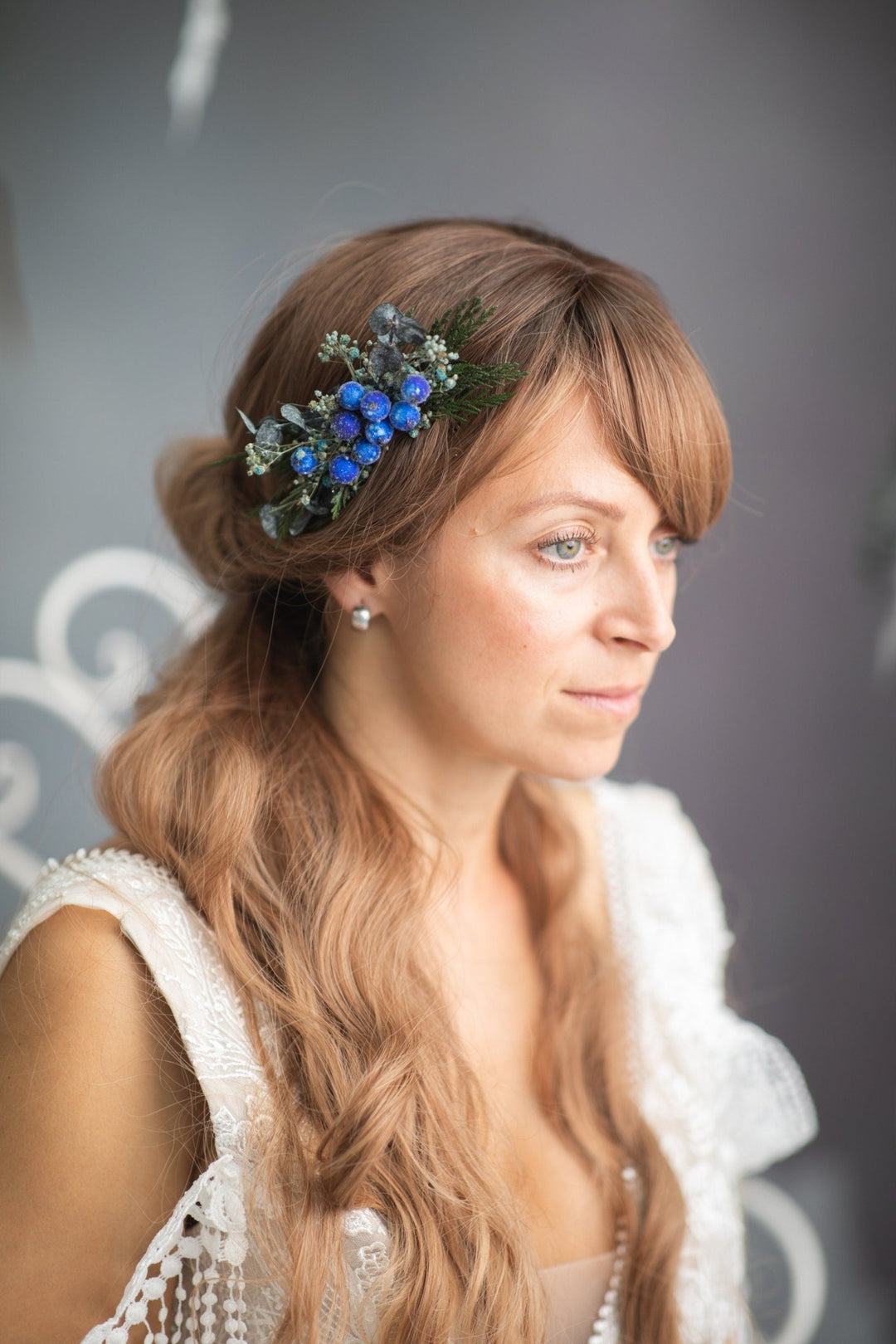 Blue Winter Berry Hair Comb: Evergreen Wedding Headpiece – handmade floral hair accessory by magaela