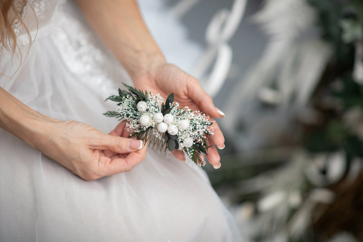 Winter Wedding Hair Comb: White Berries, Evergreen Bridal Headpiece – handmade floral hair accessory by magaela