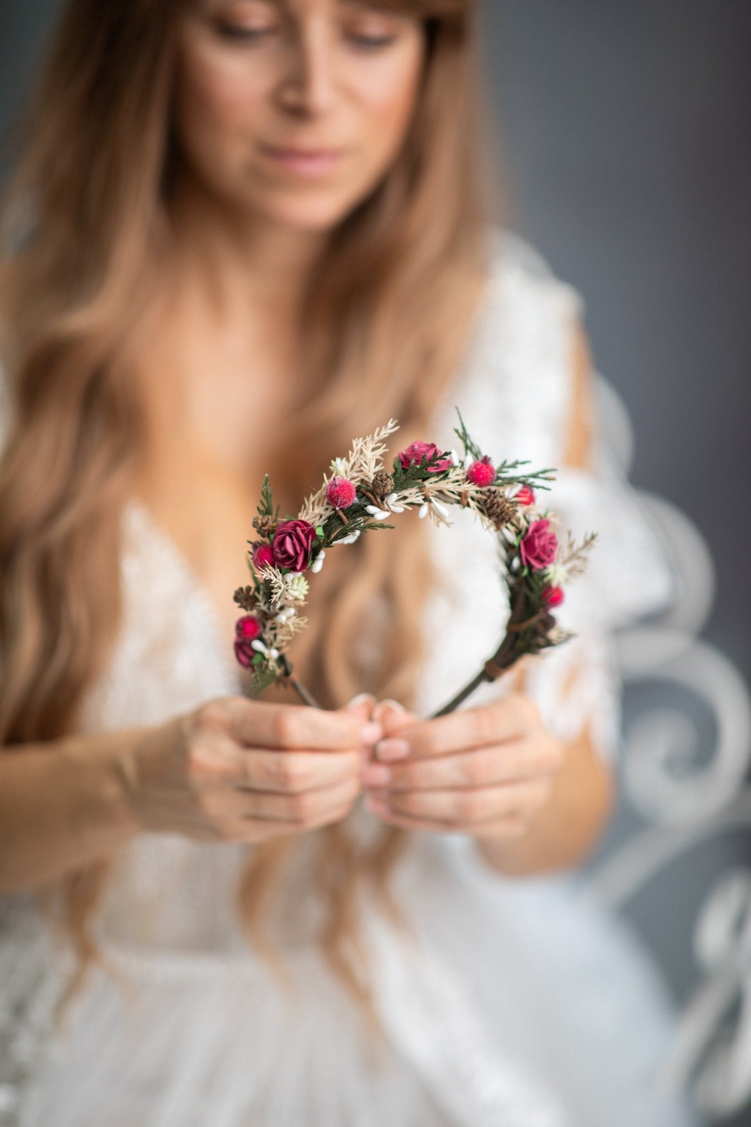 Christmas Headband with Pine Cones & Red Roses – Winter Flower Crown, Festive Bridal Accessory, Holiday Gift for Her – handmade floral hair accessory by magaela