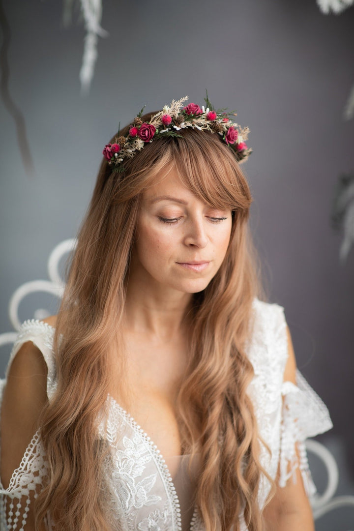 Christmas Headband with Pine Cones & Red Roses – Winter Flower Crown, Festive Bridal Accessory, Holiday Gift for Her – handmade floral hair accessory by magaela