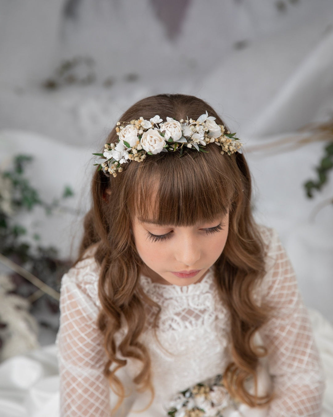 First Communion Flower Crown: White Floral Headband & Bracelet Set – handmade floral hair accessory by magaela