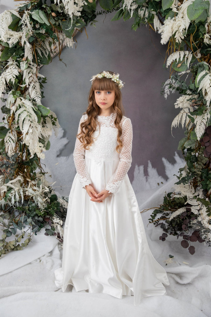 Communion Flower Crown: Natural Flower Girl Wreath, Boho Hair – handmade floral hair accessory by magaela