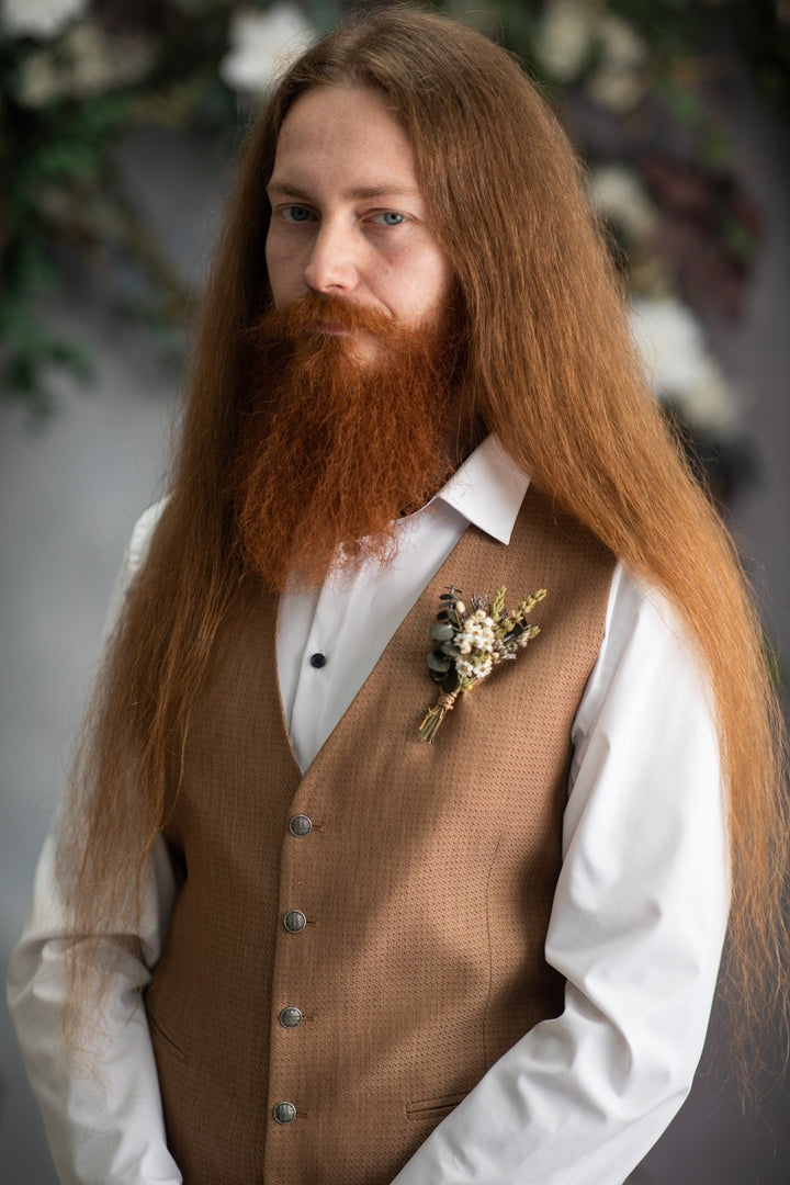 Greenery Boutonniere: Dried Eucalyptus Wedding Buttonhole – handmade floral hair accessory by magaela