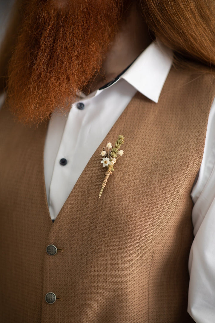 Greenery Boutonniere: Dried Eucalyptus Wedding Buttonhole – handmade floral hair accessory by magaela