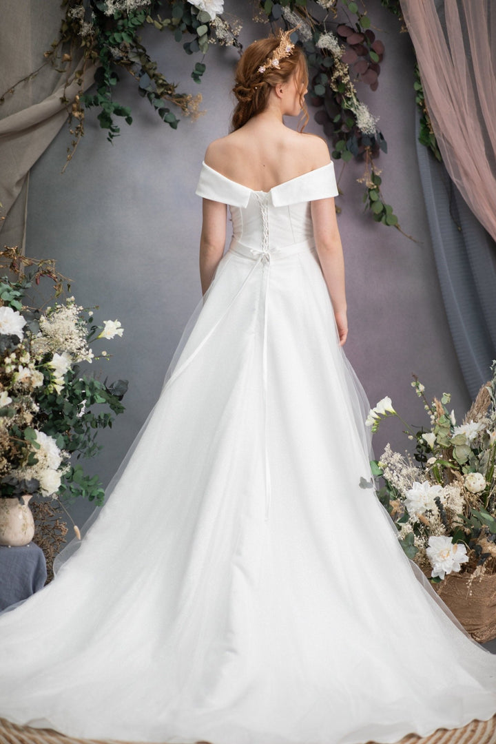 Golden Wedding Crown: Elegant Flower & Leaf Hair Tiara – handmade floral hair accessory by magaela