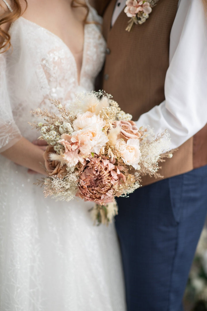 Rustic Pink Wedding Bouquet: Boho Bridal Flower Accessory – handmade floral hair accessory by magaela