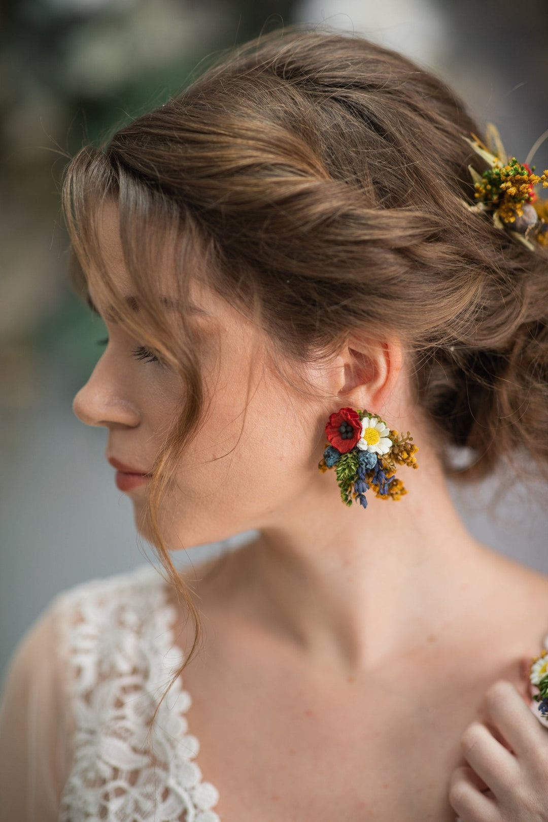 Folk Wedding Earrings: Poppy & Daisy Bridal Meadow Jewelry – handmade floral hair accessory by magaela