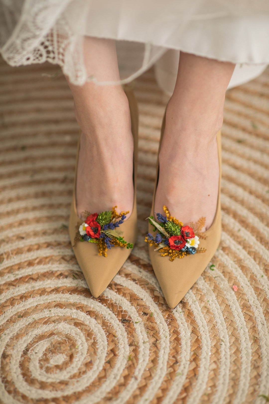 Folk Flower Shoe Clips: Poppy & Daisy Bridal Shoe Decoration – handmade floral hair accessory by magaela